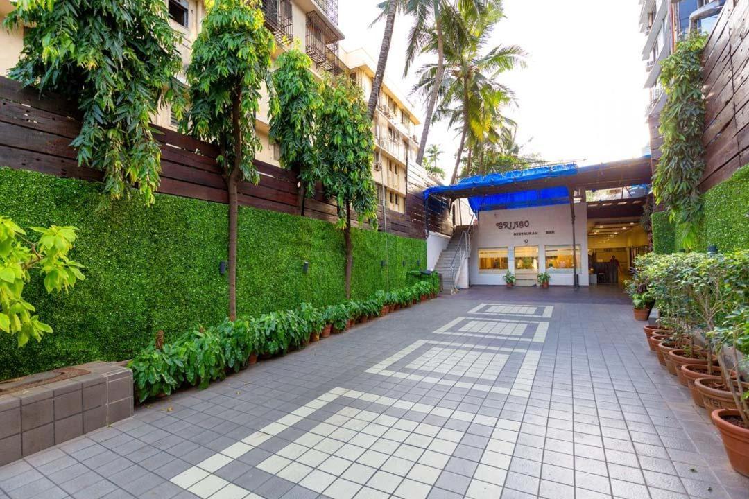 Sukh Hotel Мумбаи Экстерьер фото