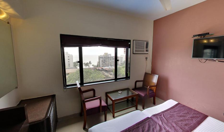 Sukh Hotel Мумбаи Экстерьер фото