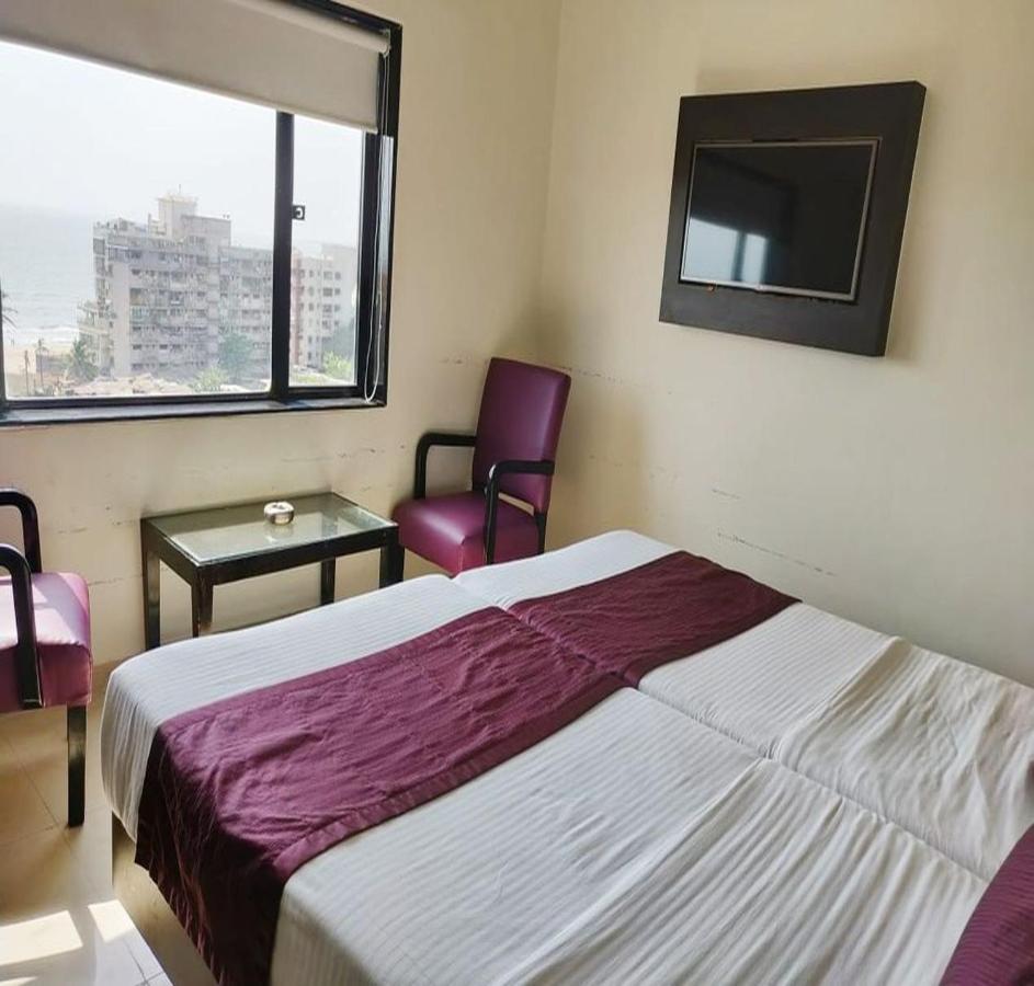 Sukh Hotel Мумбаи Экстерьер фото
