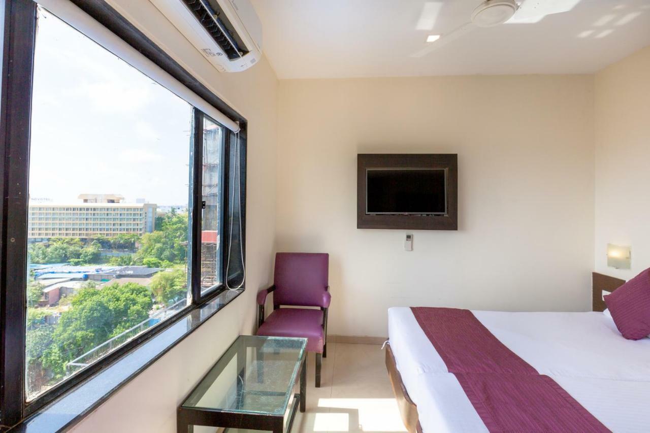 Sukh Hotel Мумбаи Экстерьер фото